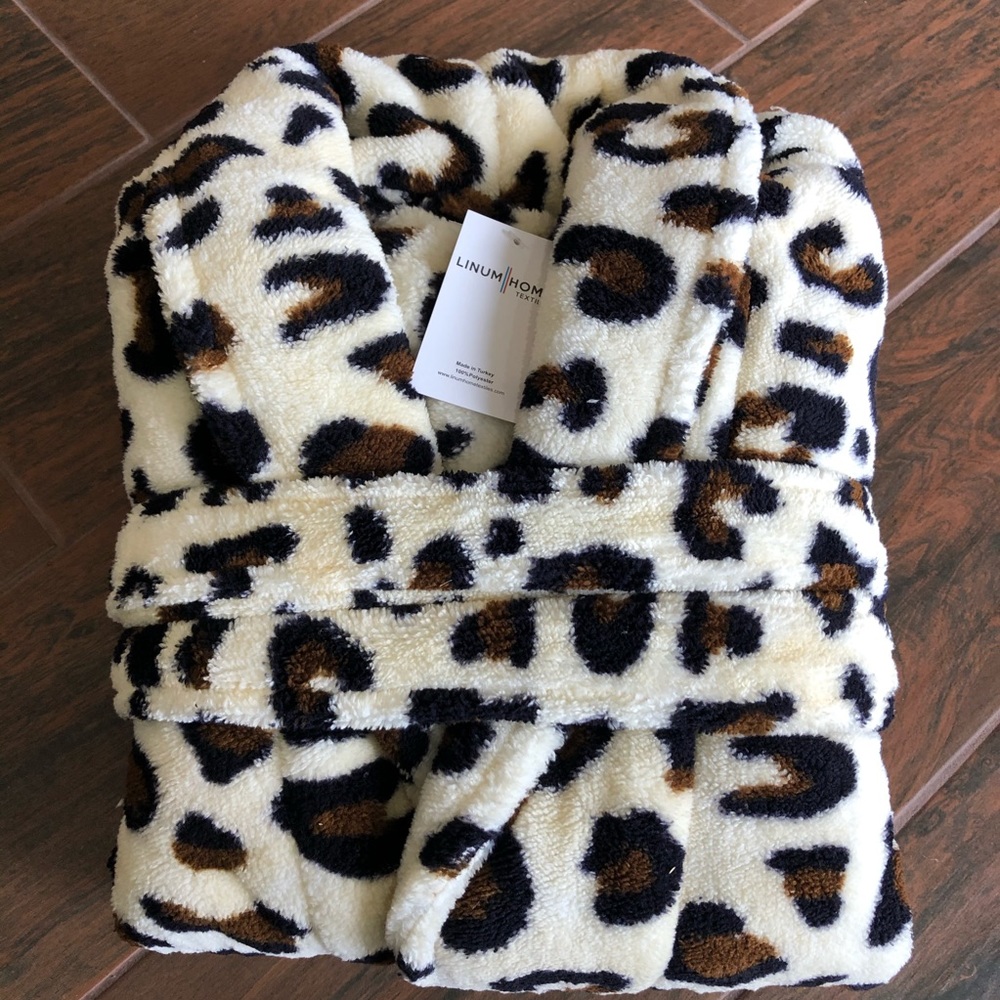 Leopard Print fleece luxury robe sz sm med NWT